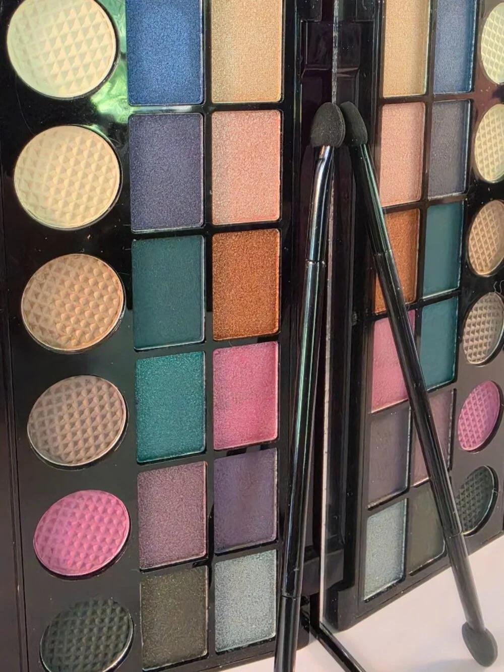 Revolution Unicorns Unite Salvation Palette